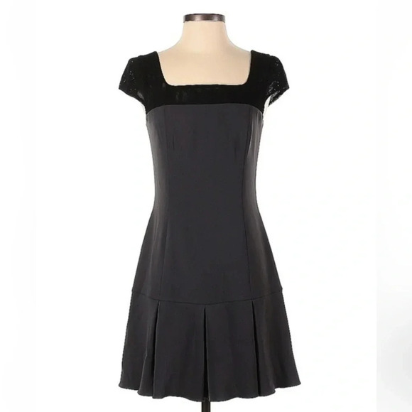 Jay Godfrey | Dark Grey & Black Pleated Hem Fit & Flare Cocktail Dress Size 4 - Picture 1 of 2